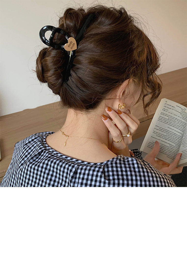 Fashionable Heart-Shaped Black Geometric Hair Claw