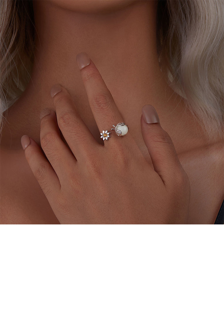925 Sterling Silver Fashion Simple Bee Daisy Adjustable Open Ring with Cubic Zirconia - Luxurious Look
