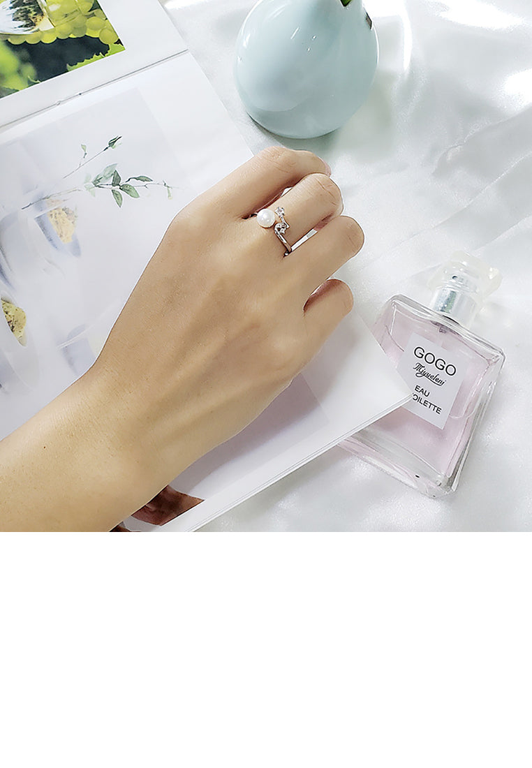 925 Sterling Silver Fashion Simple Star Freshwater Pearl Adjustable Ring with Cubic Zirconia - Luxurious Look