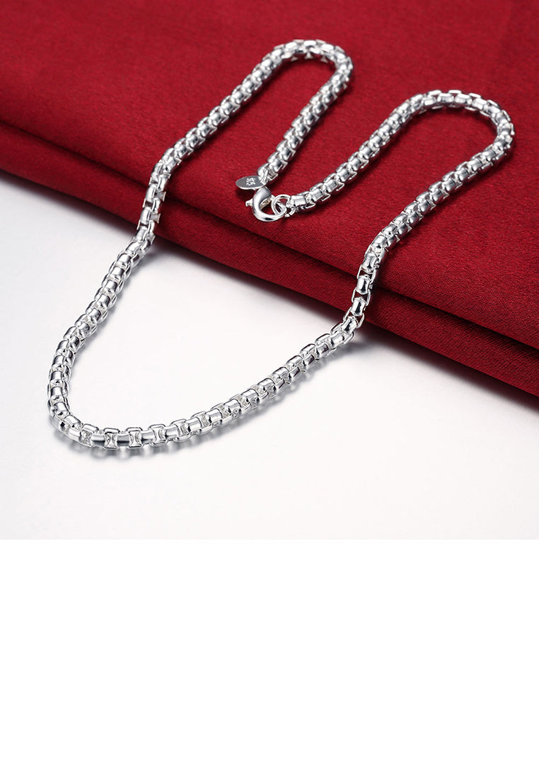 Simple Round Lattice Geometric Necklace