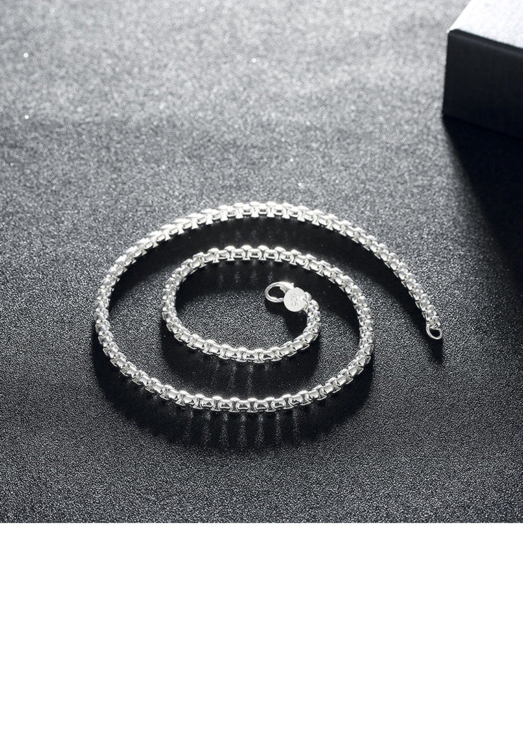 Simple Round Lattice Geometric Necklace