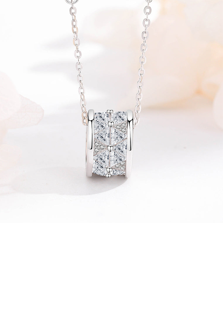 925 Sterling Silver Fashion Temperament Geometric Circle Pendant with Cubic Zirconia and Necklace - Luxurious Look