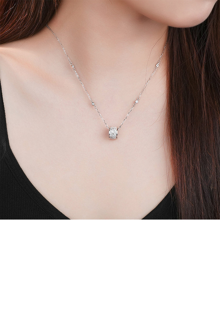 925 Sterling Silver Fashion Temperament Geometric Circle Pendant with Cubic Zirconia and Necklace - Luxurious Look