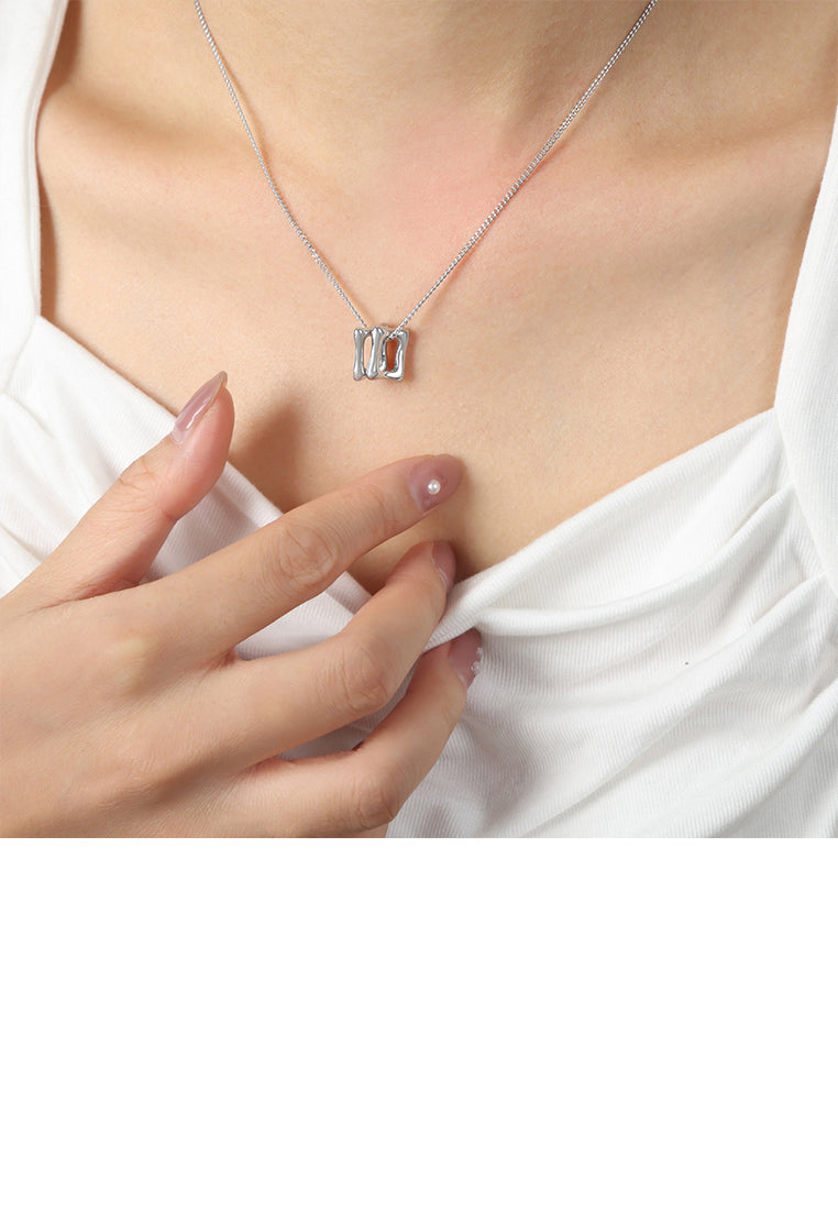Simple and Fashion 316L Stainless Steel Hollow Geometric Square Pendant with Necklace