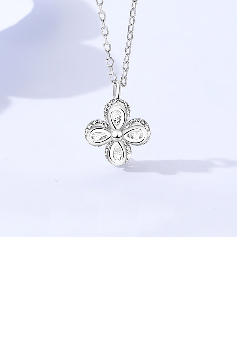 925 Sterling Silver Simple Fashion Four-leafed Clover Pendant with Cubic Zirconia and Necklace - Luxurious Look
