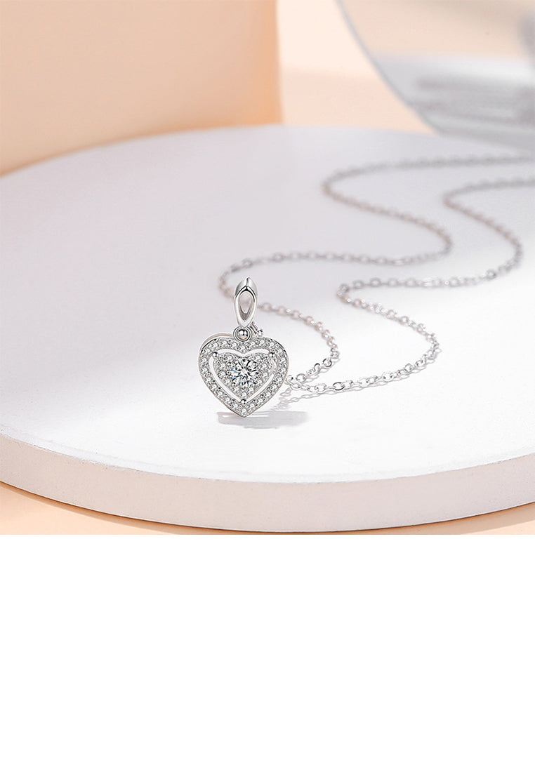 925 Sterling Silver Simple Brilliant Heart Pendant with Cubic Zirconia and Necklace - Luxurious Look