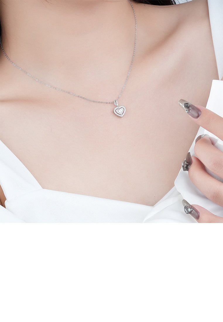 925 Sterling Silver Simple Brilliant Heart Pendant with Cubic Zirconia and Necklace - Luxurious Look