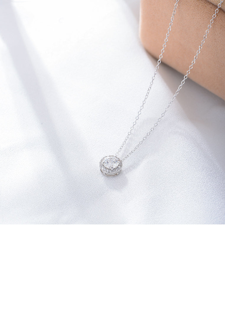 925 Sterling Silver Simple Fashion Geometric Round Pendant with Cubic Zirconia and Necklace - Luxurious Look