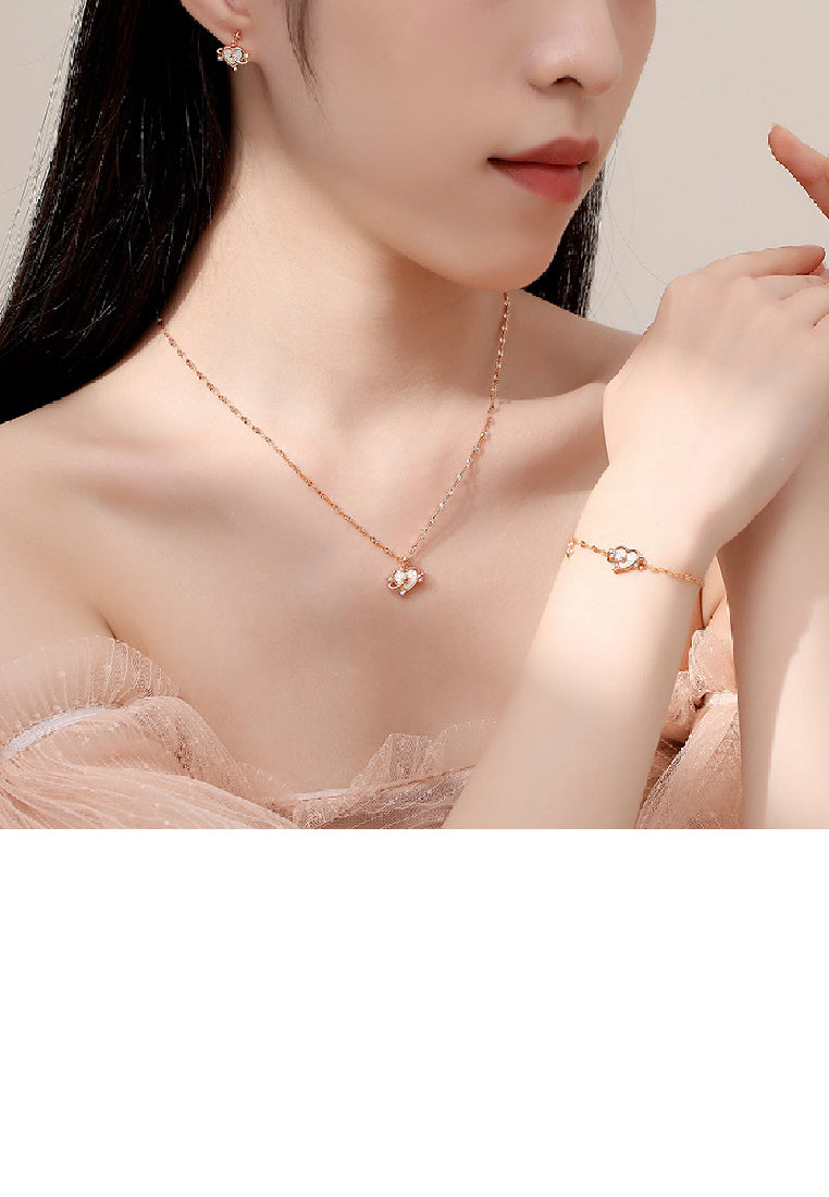 925 Sterling Silver Plated Rose Gold Simple Romantic Star Heart Mother-of-Pearl Pendant with Cubic Zirconia and Necklace - Luxurious Look