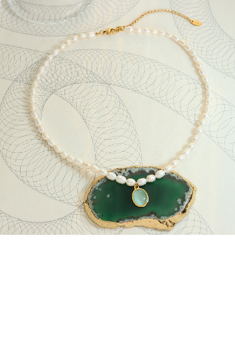 Fashion Elegant Plated Gold 316L Stainless Steel Geometric Oval Opal Pendant with Imitation Pearl Necklace - Luxurious Look