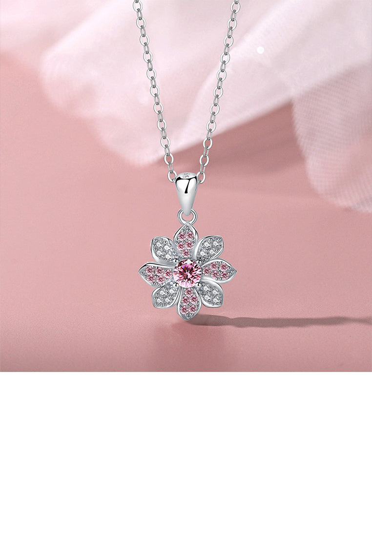 925 Sterling Silver Fashion Temperament Daisy Pendant with Cubic Zirconia and Necklace - Luxurious Look