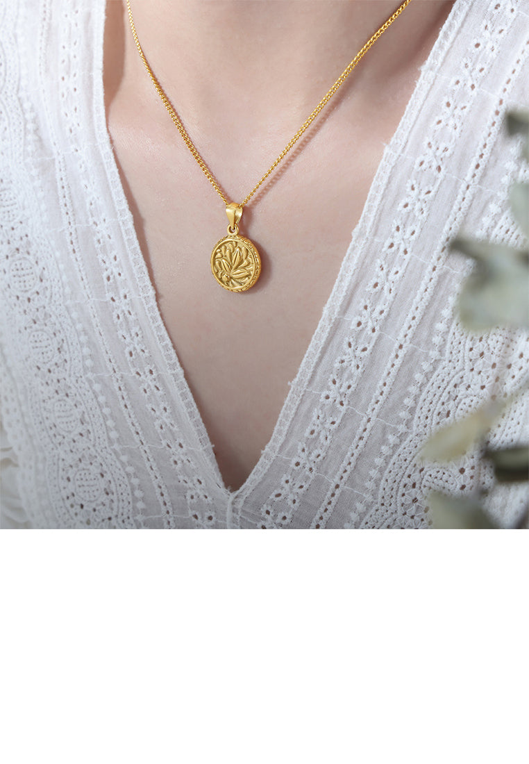 Simple and Elegant Plated Gold 316L Stainless Steel Floral Geometric Round Pendant with Necklace