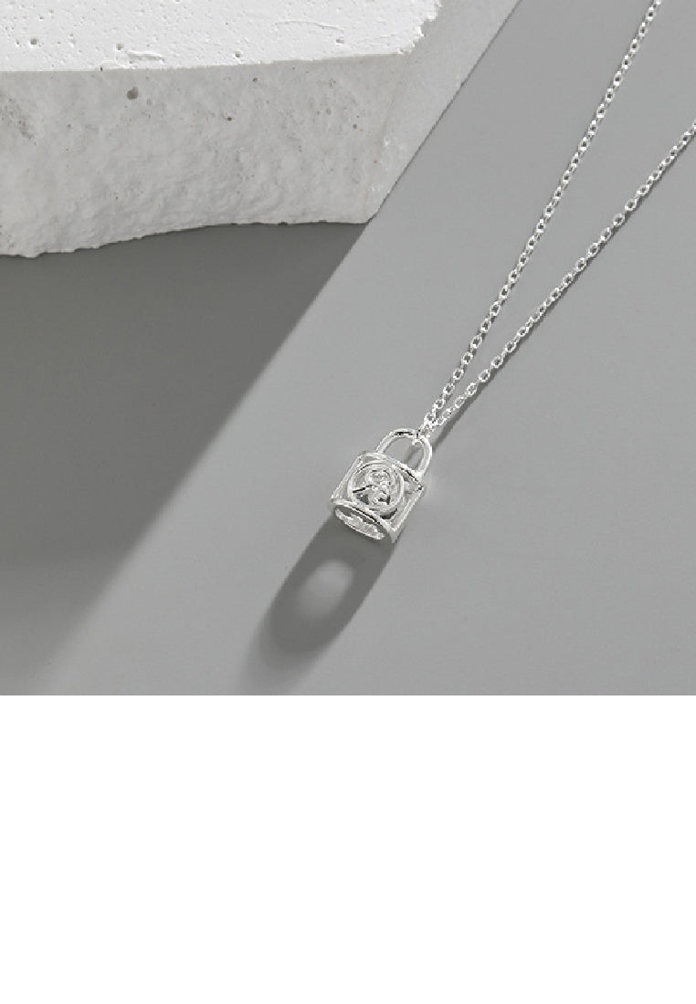 925 Sterling Silver Fashion Simple Hollow Alphabet R Lock Pendant with Necklace