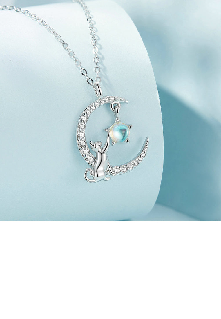 925 Sterling Silver Fashion Temperament Moon Cat Moonstone Pendant with Cubic Zirconia and Necklace - Luxurious Look