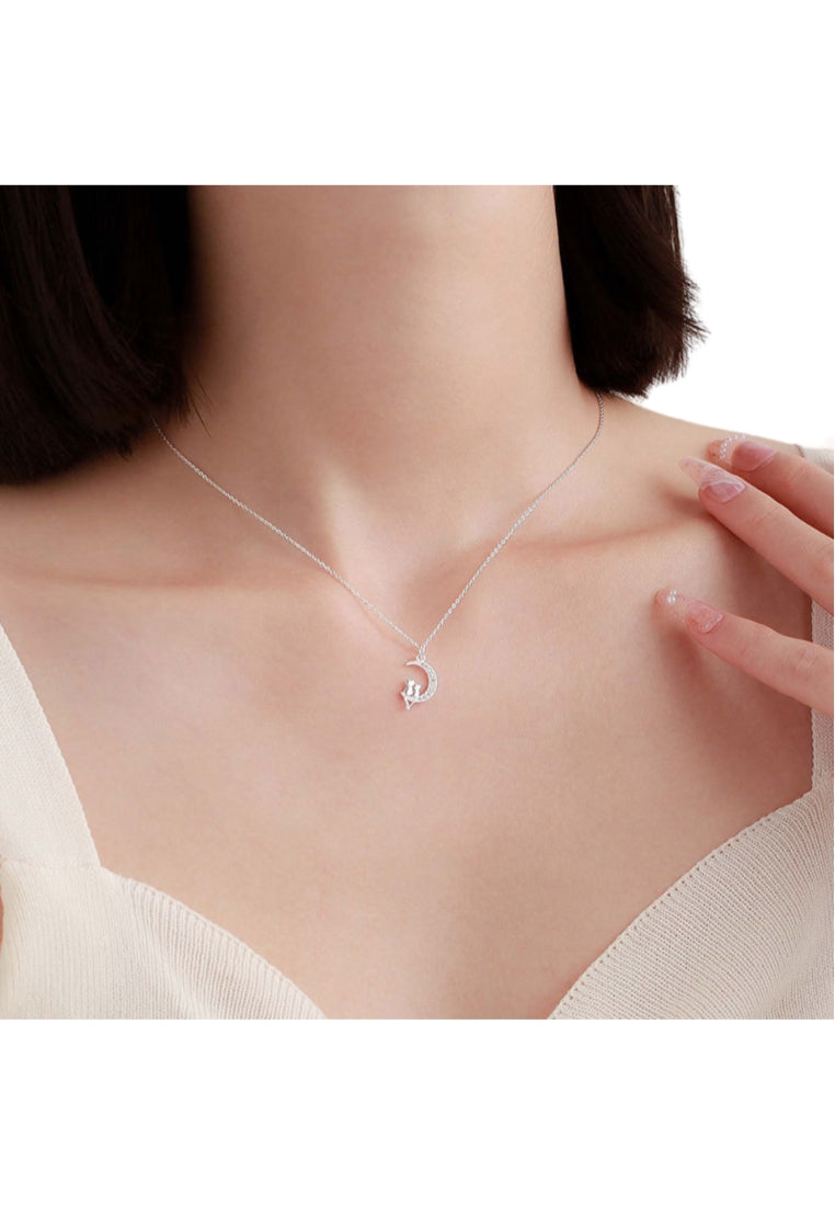 925 Sterling Silver Fashion Cute Double Cat Moon Pendant with Cubic Zirconia and Necklace - Luxurious Look