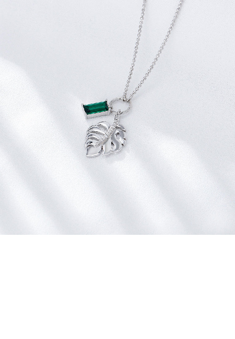 925 Sterling Silver Fashion Temperament Leaf Green Cubic Zirconia Pendant with Necklace - Luxurious Look