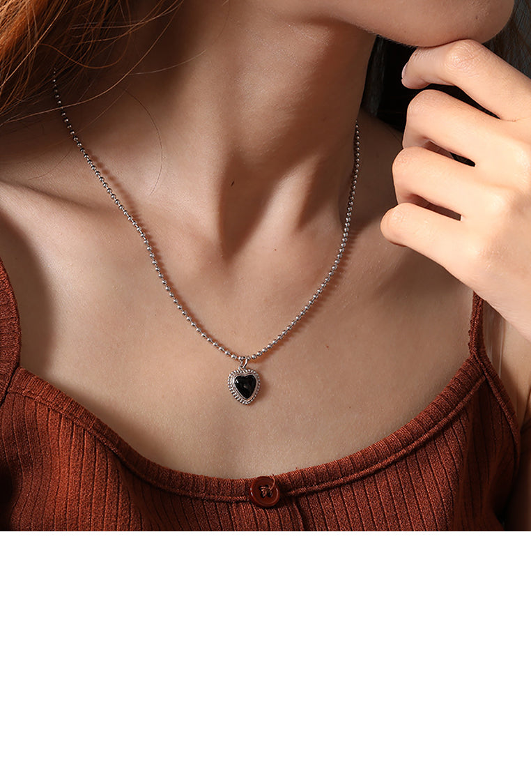 925 Sterling Silver Simple Fashion Heart Black Agate Pendant with Beaded Necklace