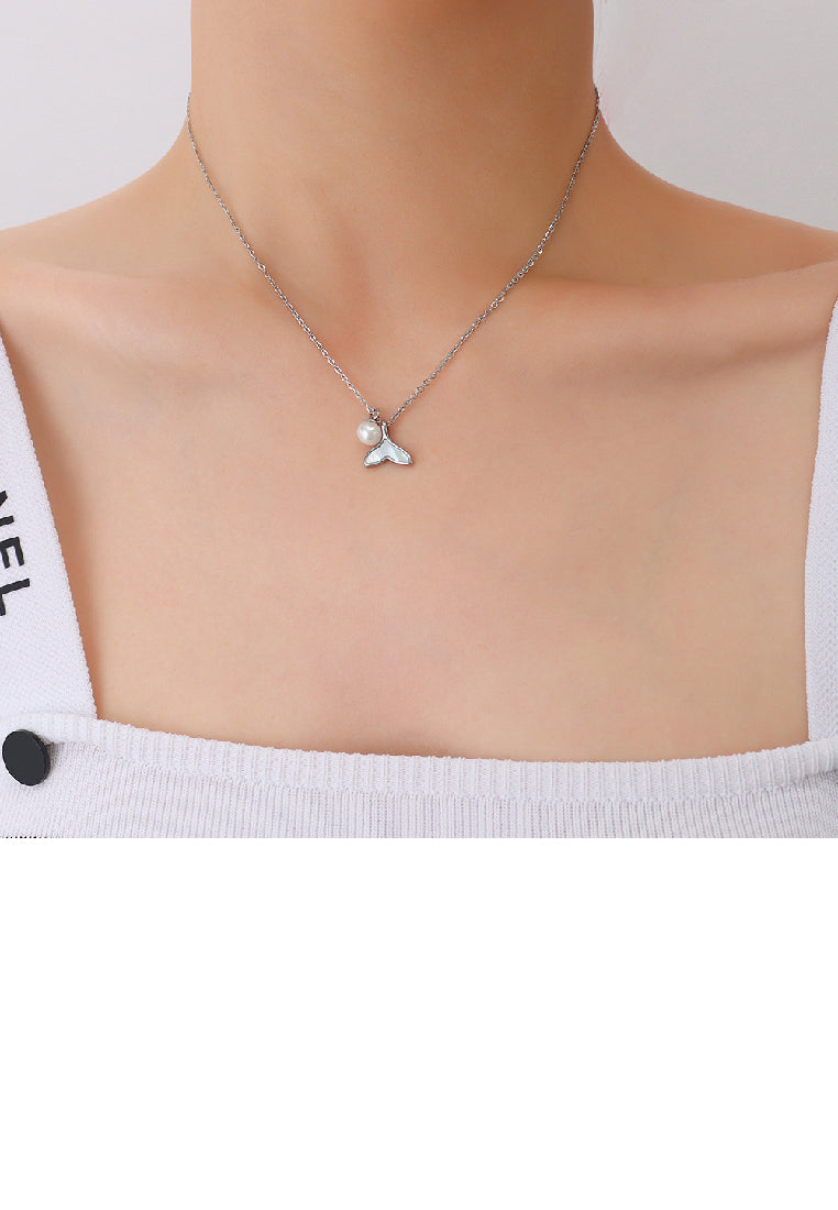 Simple Lovely 316L Stainless Steel Fish Tail Shell Pendant with Imitation Pearl and Necklace - Luxurious Look