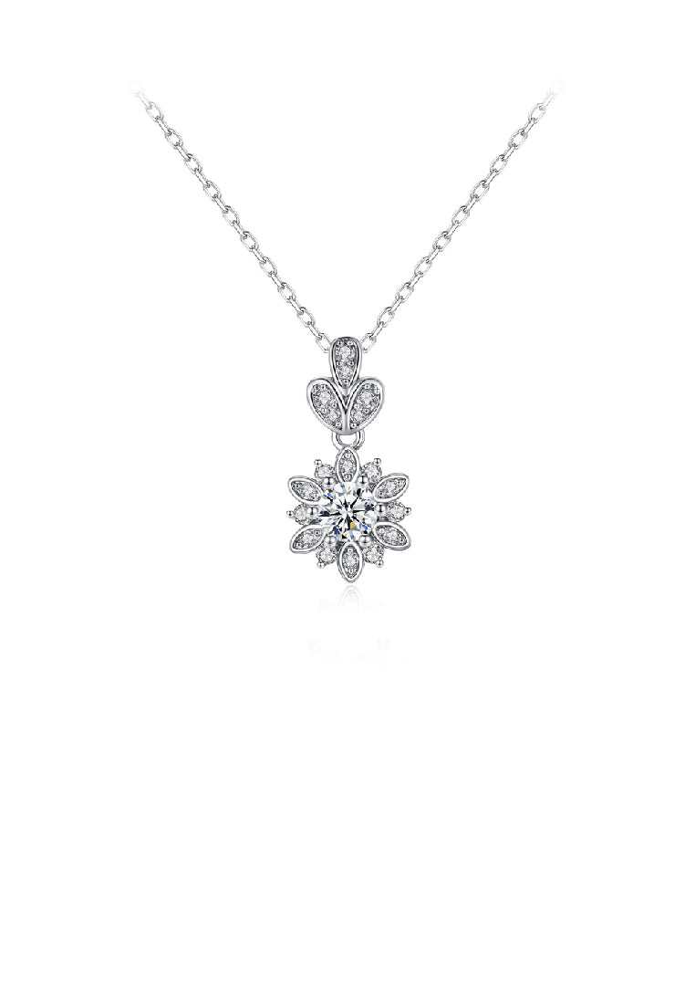 Fashion Elegant Flower Pendant with Cubic Zirconia and Necklace - Luxurious Look