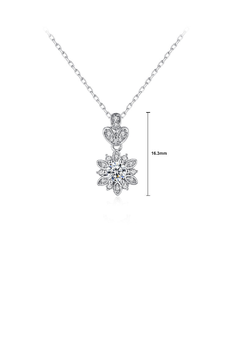 Fashion Elegant Flower Pendant with Cubic Zirconia and Necklace - Luxurious Look