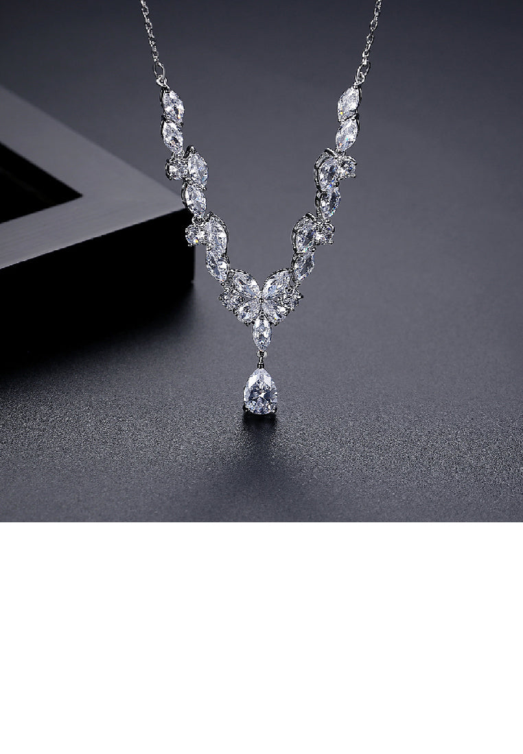 Fashion Brilliant Floral Geometric Water Drop Pendant with Cubic Zirconia and Necklace - Luxurious Look