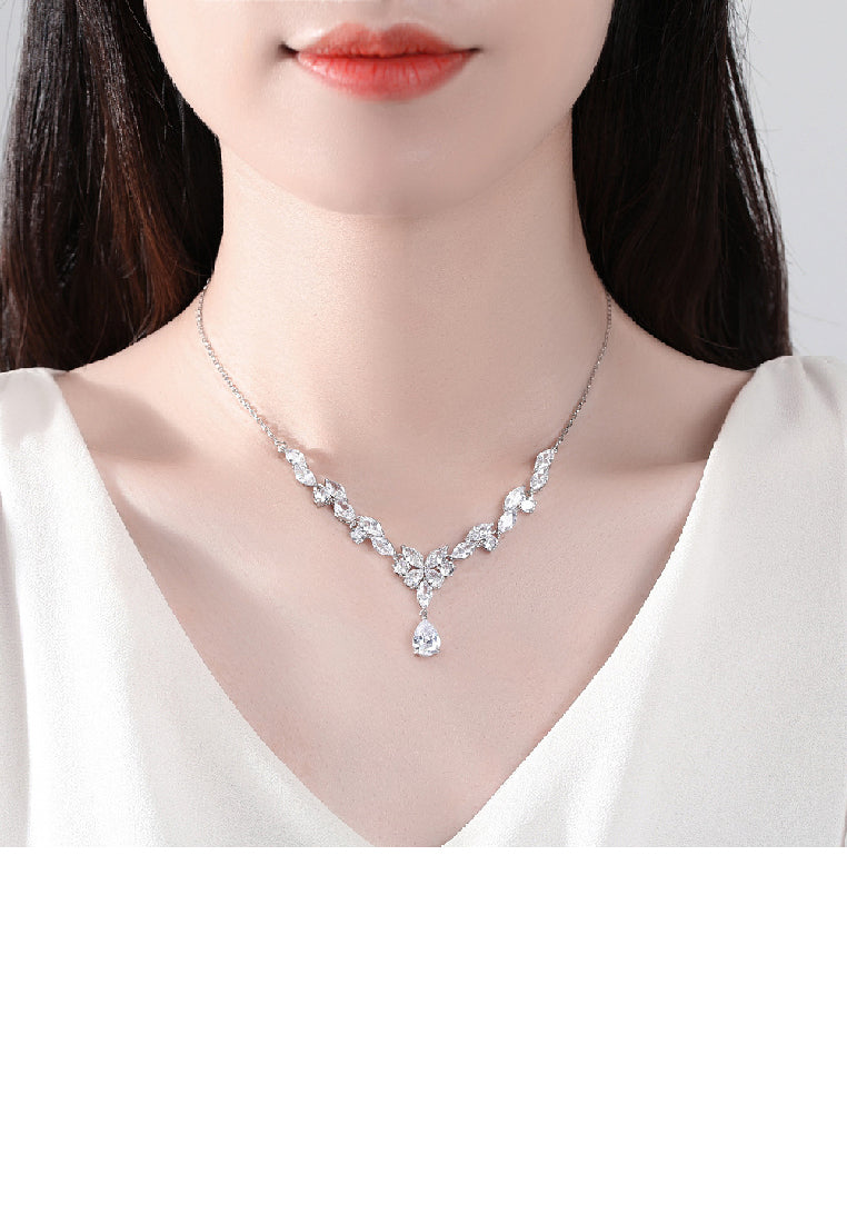 Fashion Brilliant Floral Geometric Water Drop Pendant with Cubic Zirconia and Necklace - Luxurious Look
