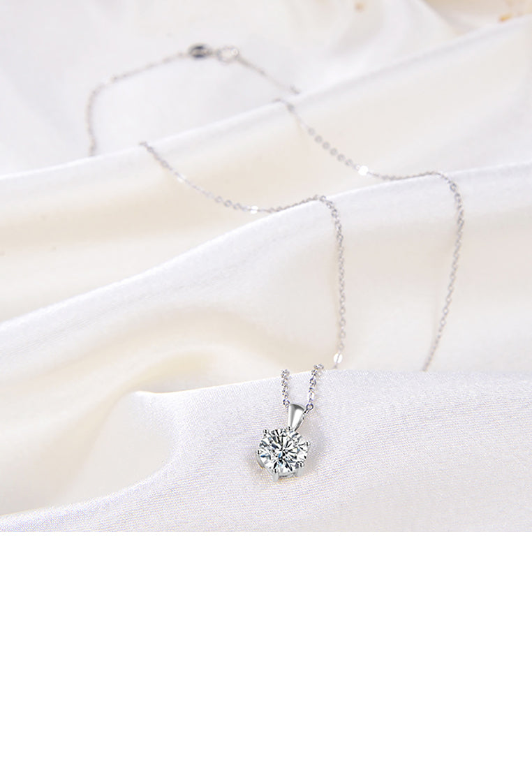 925 Sterling Silver Simple and Delicate Geometric Round Cubic Zirconia Pendant with Necklace - Luxurious Look