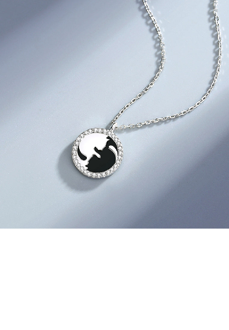 925 Sterling Silver Fashion Simple Cat Geometric Round Pendant with Cubic Zirconia and Necklace - Luxurious Look