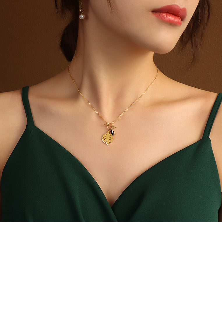 Fashion Temperament Plated Gold 316L Stainless Steel Leaf Pendant with Black Cubic Zirconia and Necklace - Luxurious Look