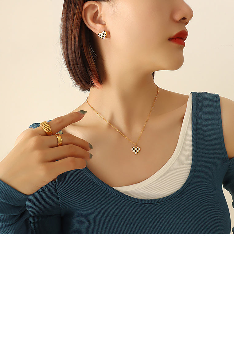 Fashion Temperament Plated Gold 316L Stainless Steel Black and White Checkerboard Heart Pendant with Necklace
