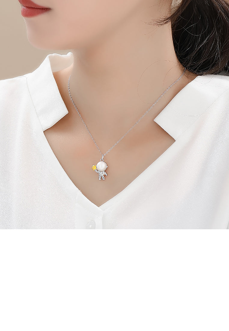 925 Sterling Silver Fashion Cute Astronaut Gold Star Pendant with Freshwater Pearl and Necklace - Luxurious Look