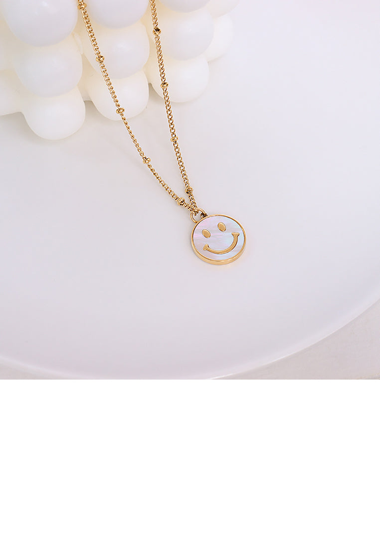 Fashion Cute Plated Gold 316L Stainless Steel Smiley Geometric Round Pendant with White Shell and Necklace