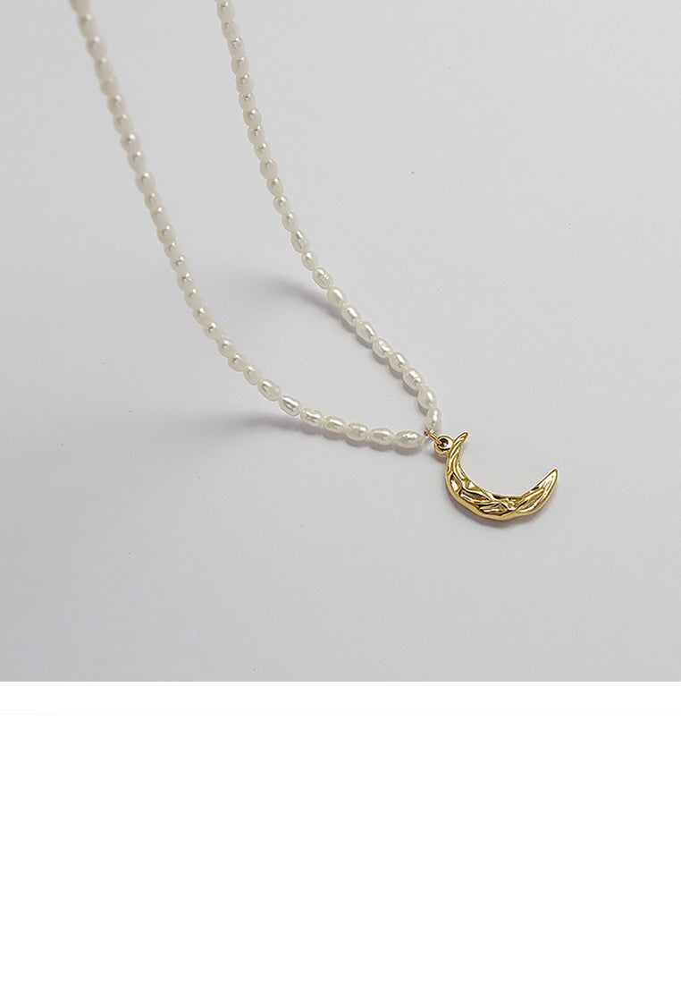 Fashion Elegant Plated Gold 316L Stainless Steel Moon Pendant with Imitation Pearl Necklace - Luxurious Look