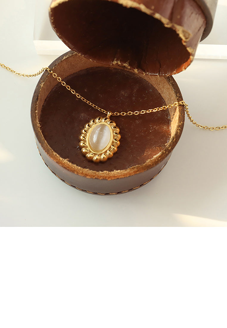 Fashion Simple Gold Plated 316L Stainless Steel Lace Geometric Oval Pendant with Imitation Opal and Necklace