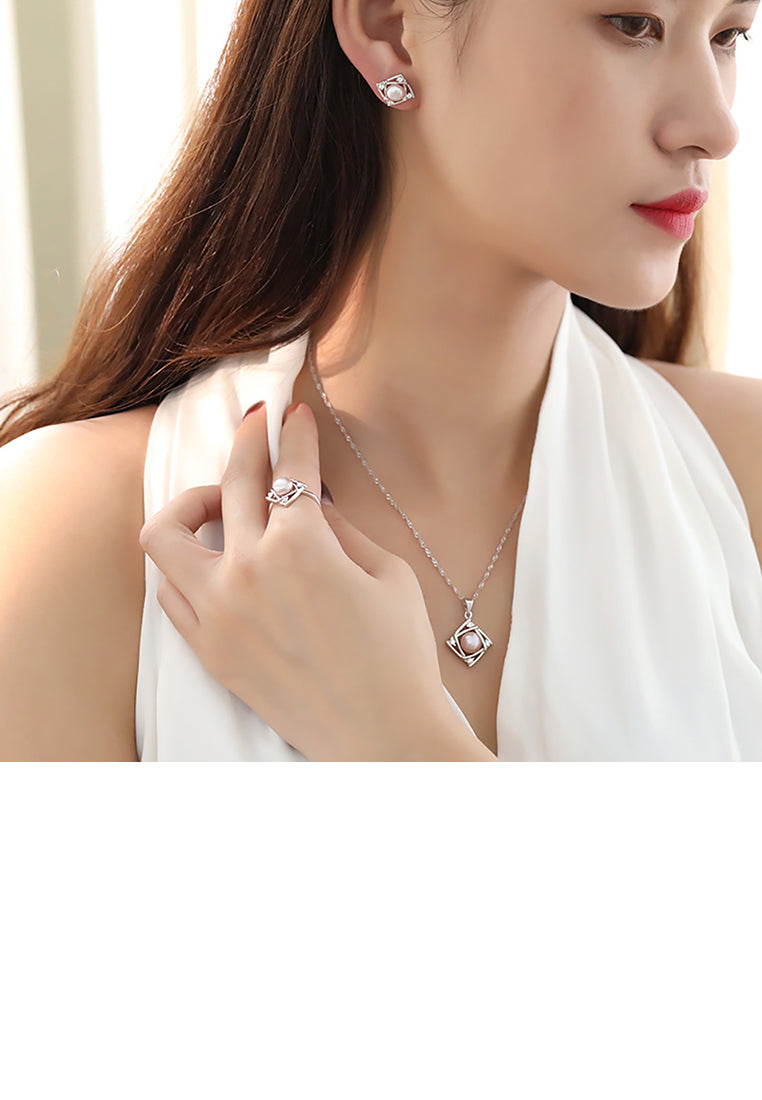 925 Sterling Silver Simple Fashion Geometric Rhombus Purple Freshwater Pearl Pendant with Cubic Zirconia and Necklace - Luxurious Look