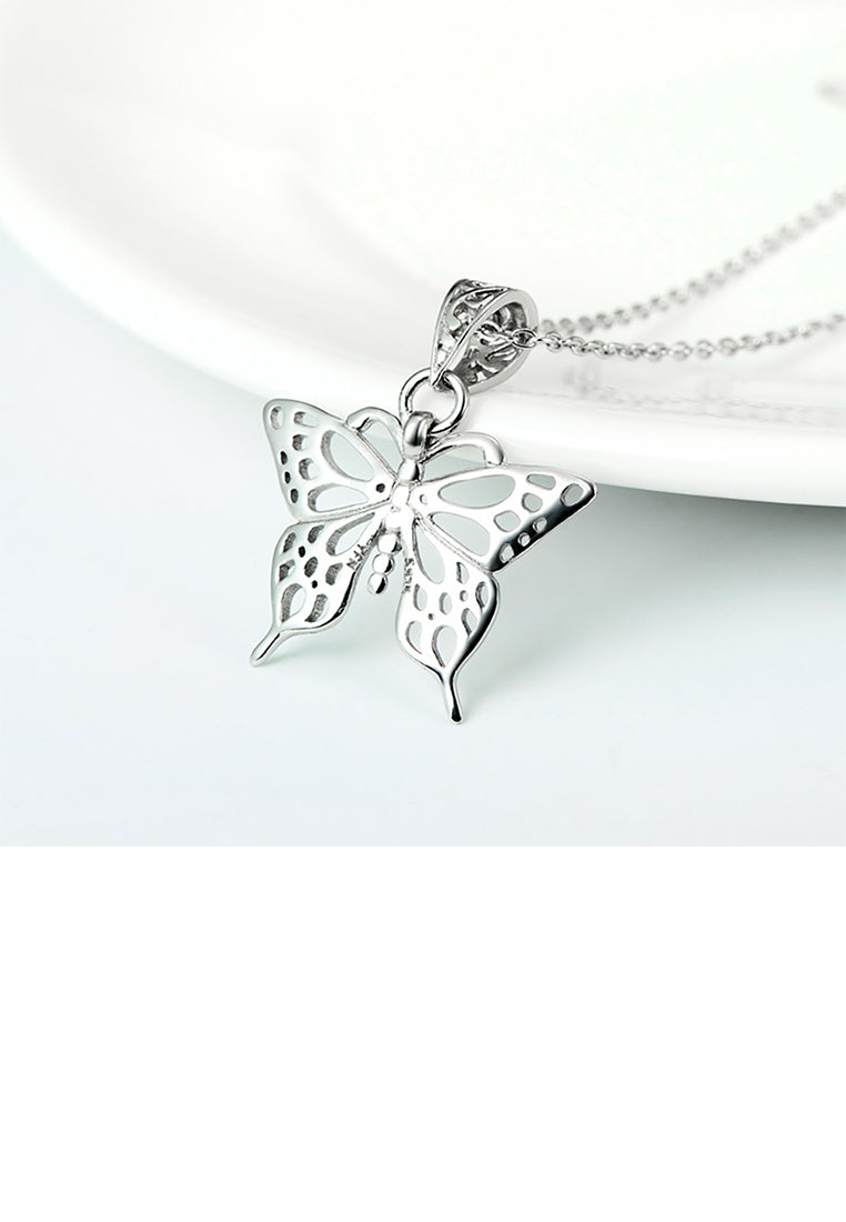 925 Sterling Silver Fashion and Elegant Hollow Butterfly Pendant with Necklace