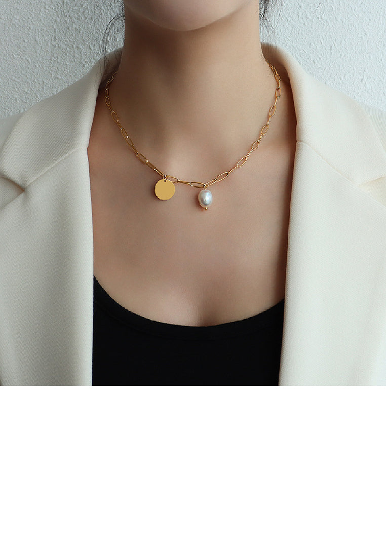 Fashion Elegant Plated Gold 316L Stainless Steel Geometric Round Pendant with Imitation Pearls and Necklace