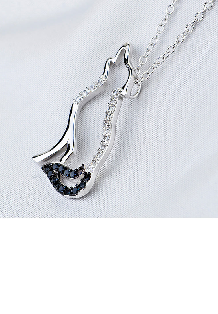 925 Sterling Silver Simple Personality Wolf Pendant with Cubic Zirconia and Necklace - Luxurious Look