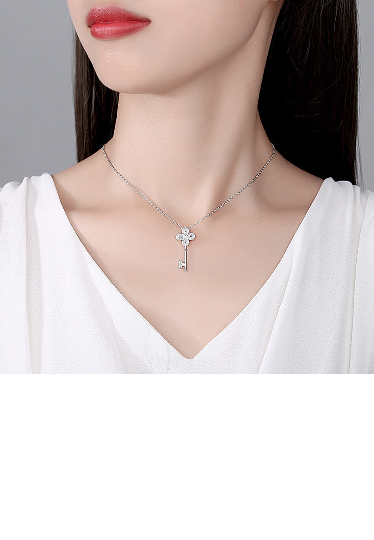Fashion and Elegant Four-leaf Clover Key Pendant with Cubic Zirconia and Necklace - Luxurious Look