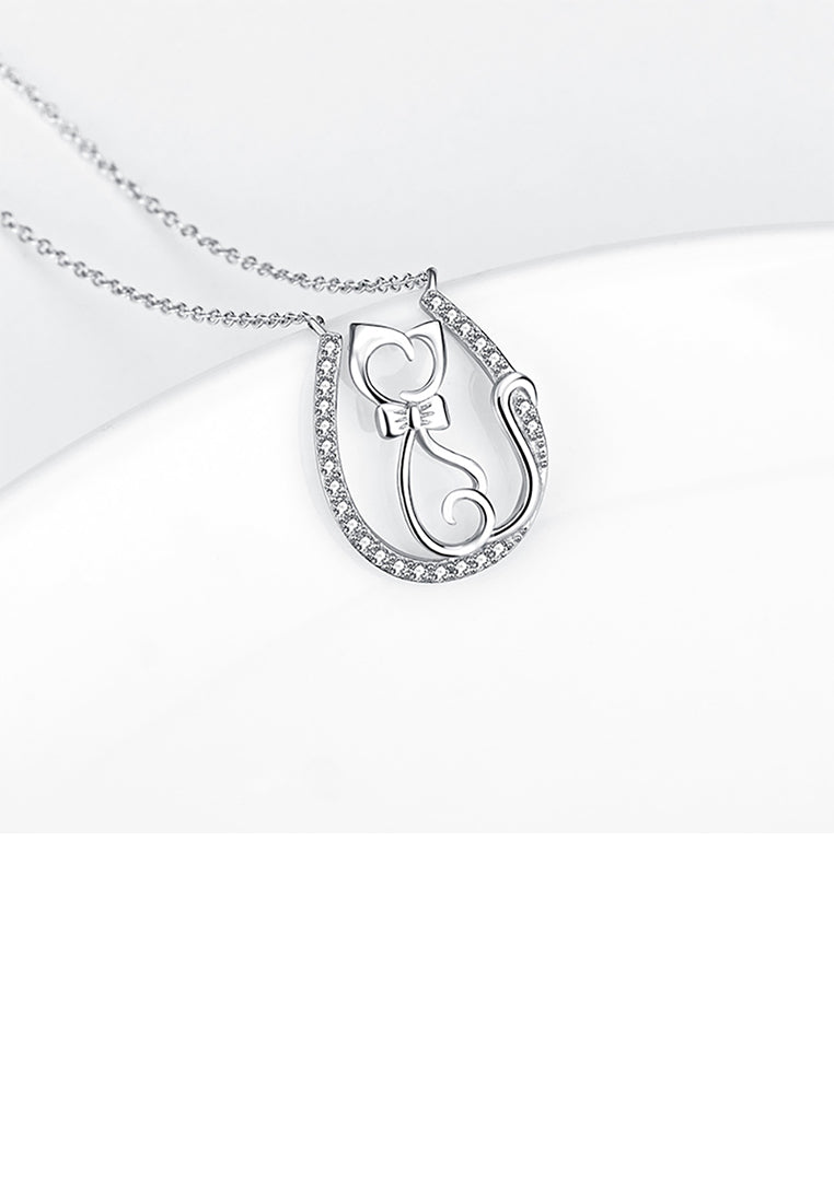 925 Sterling Silver Simple Cute Cat Geometric Pendant with Cubic Zirconia and Necklace - Luxurious Look