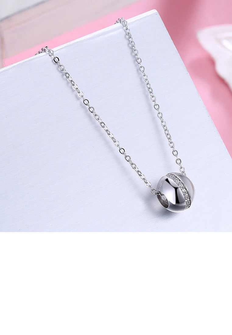 925 Sterling Silver Fashion Simple Geometric Round Pendant with Cubic Zircon and Necklace