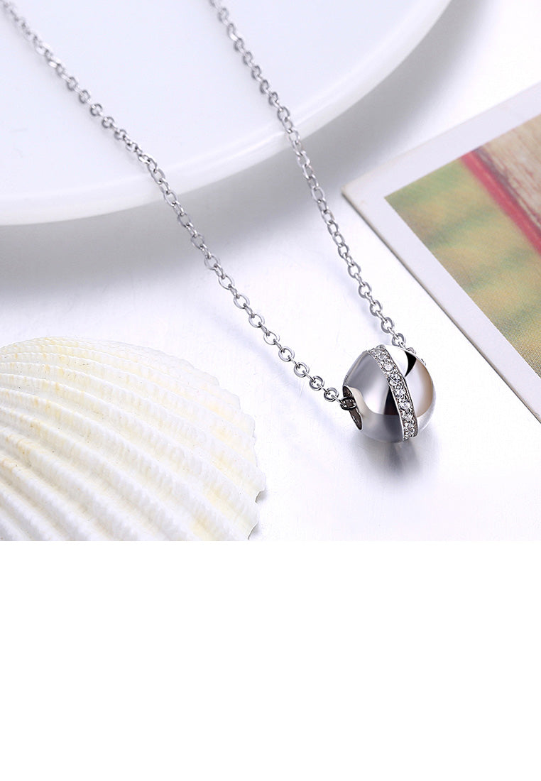 925 Sterling Silver Fashion Simple Geometric Round Pendant with Cubic Zircon and Necklace