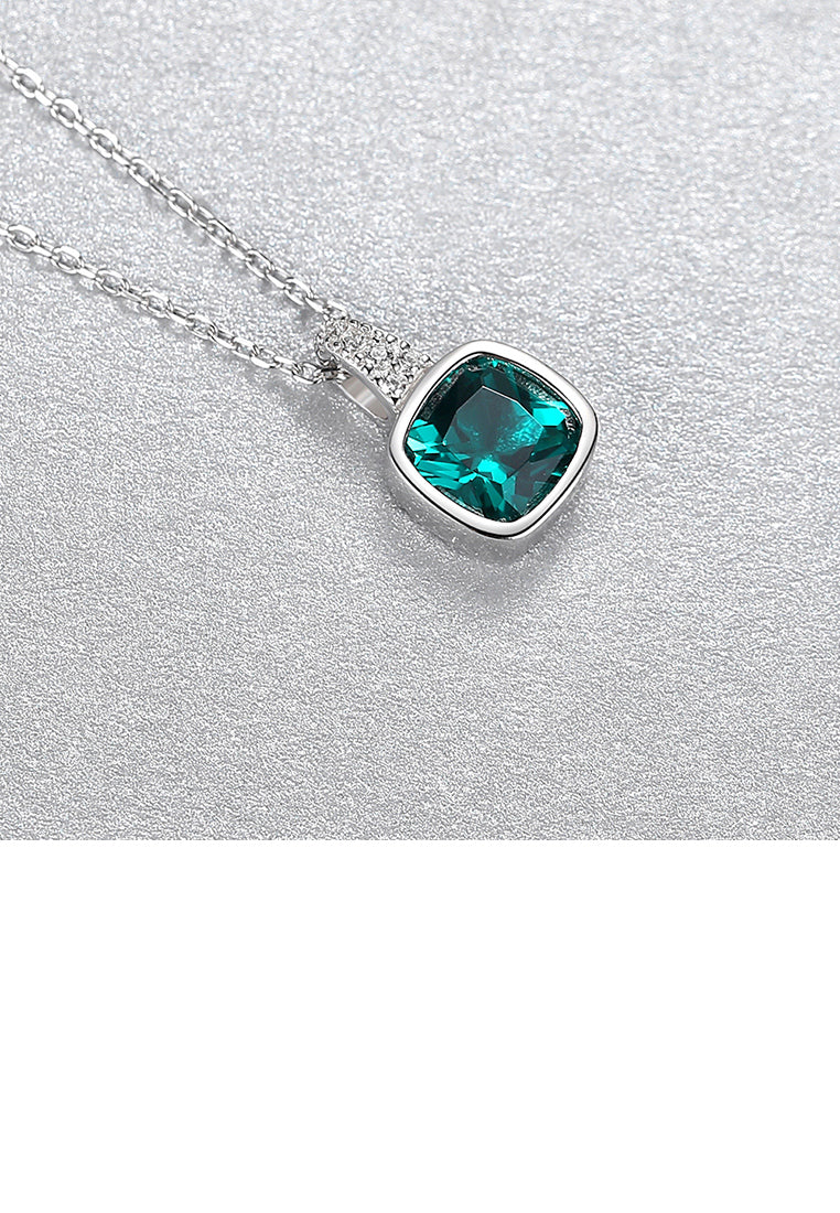 925 Sterling Silver Simple Temperament Geometric Square Pendant with Green Cubic Zirconia and Necklace - Luxurious Look