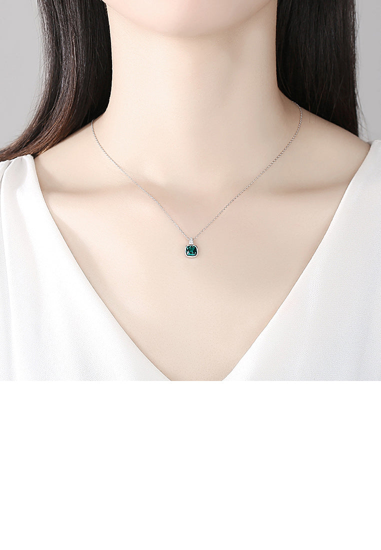 925 Sterling Silver Simple Temperament Geometric Square Pendant with Green Cubic Zirconia and Necklace - Luxurious Look