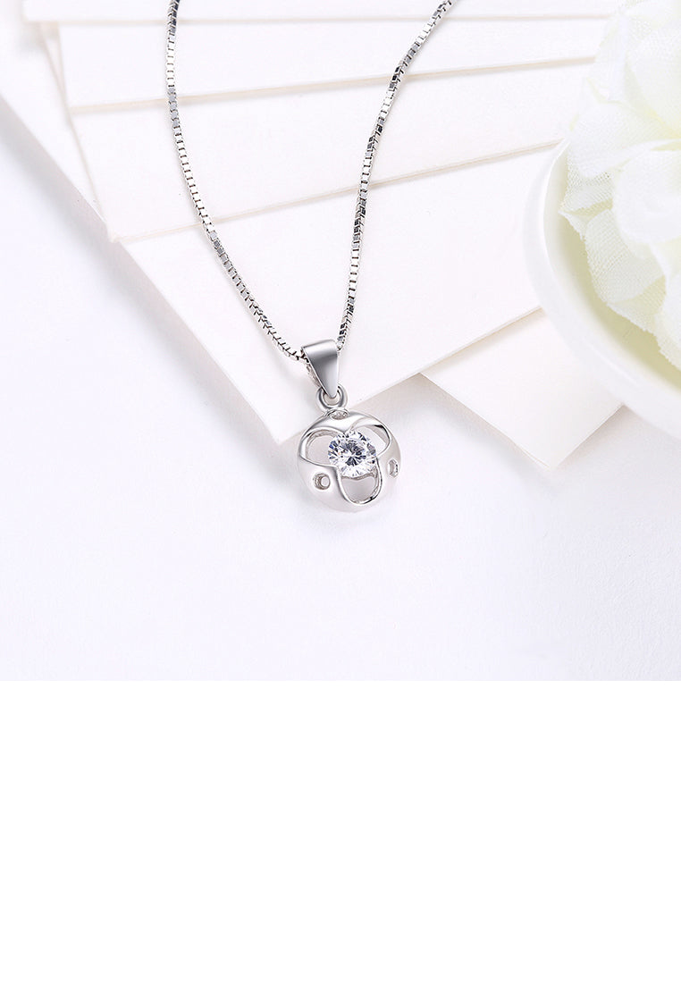 925 Sterling Silver Simple Fashion Hollow Out Geometric Round Pendant Necklace with Cubic Zircon