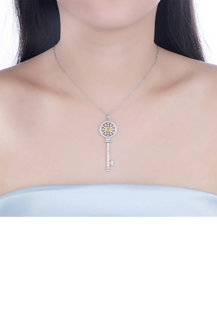 925 Sterling Silver Fashion Brilliant Key Pendant with Austrian Element Crystal and Necklace