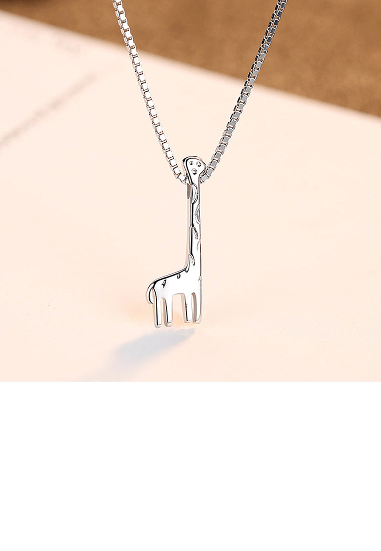 925 Sterling Silver Simple Fashion Giraffe Pendant with Necklace
