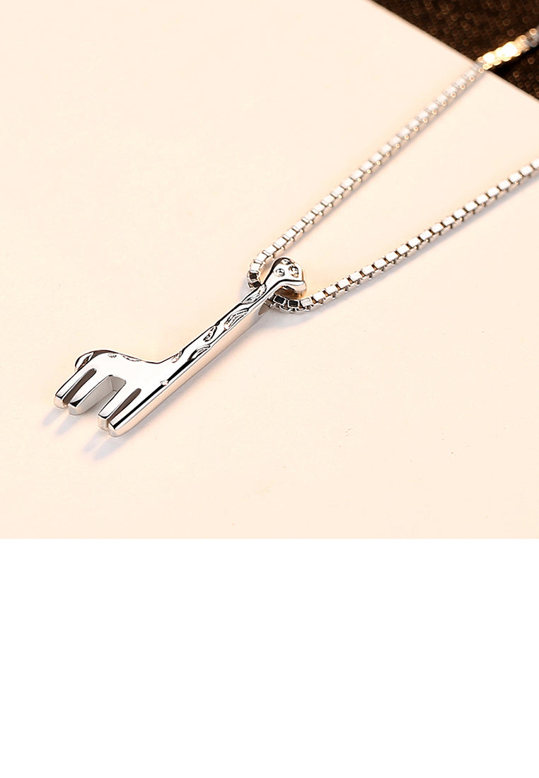 925 Sterling Silver Simple Fashion Giraffe Pendant with Necklace