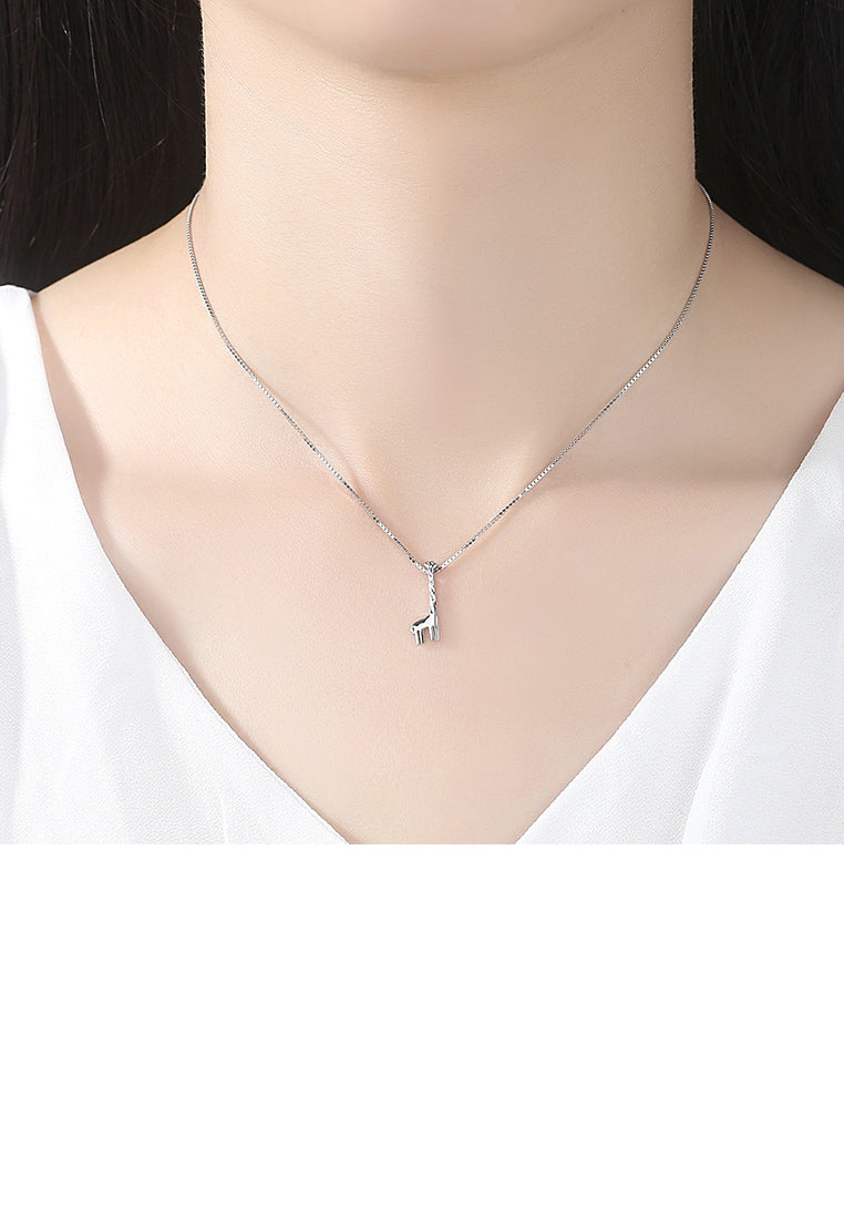 925 Sterling Silver Simple Fashion Giraffe Pendant with Necklace