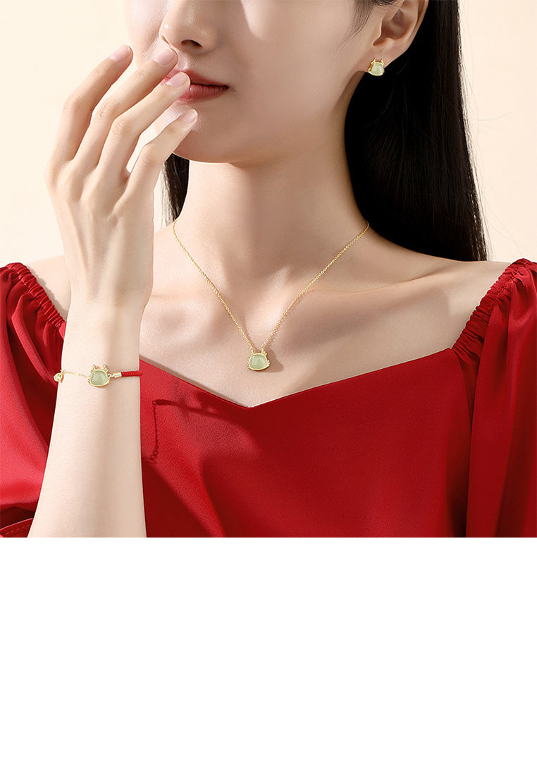 925 Sterling Silver Plated Gold Simple and Fashion Twelve Zodiac Ox Pendant with Imitation Hetian Jade and Necklace